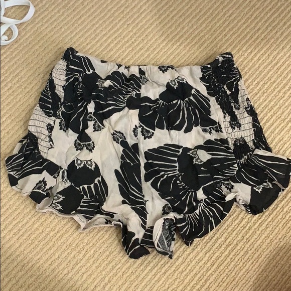 Free People Black and Beige Floral Shorts - Picture 3 of 4